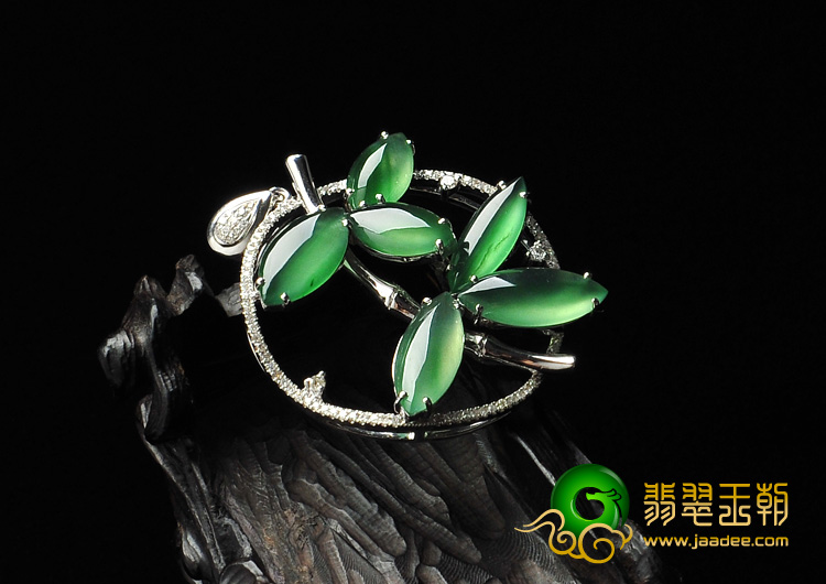 冰玻种淡绿缅甸翡翠A货镶白金美蕾缤纷胸坠（真钻）