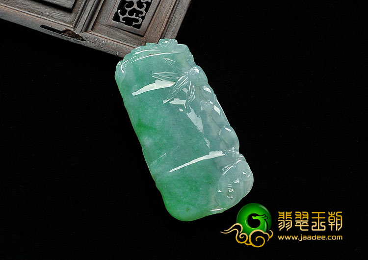 糯冰种翠色缅甸翡翠A货节节高挂件