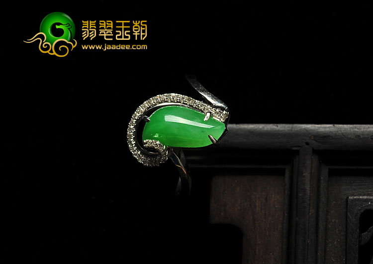 冰种苹果绿缅甸翡翠A货镶白金戒指（真钻）