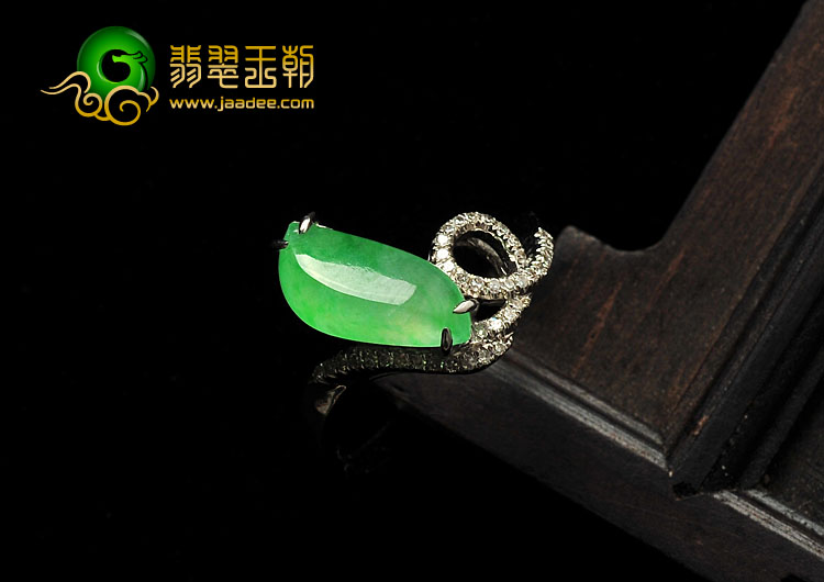 冰种苹果绿缅甸翡翠A货镶白金戒指（真钻）