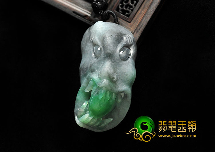 细糯种墨色翠色缅甸翡翠A货神吐珠挂件