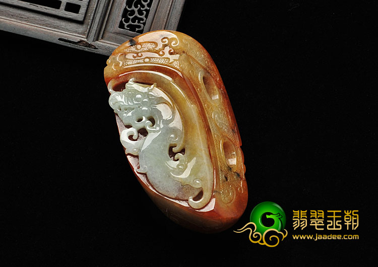 糯冰种红黄翡略带黑色缅甸翡翠A货龙凤手玩件