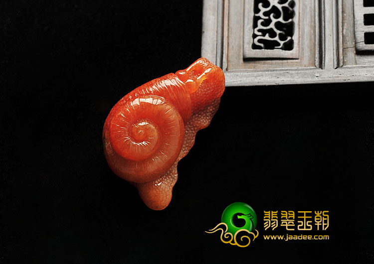 糯冰种红翡缅甸翡翠A货蜗牛挂件