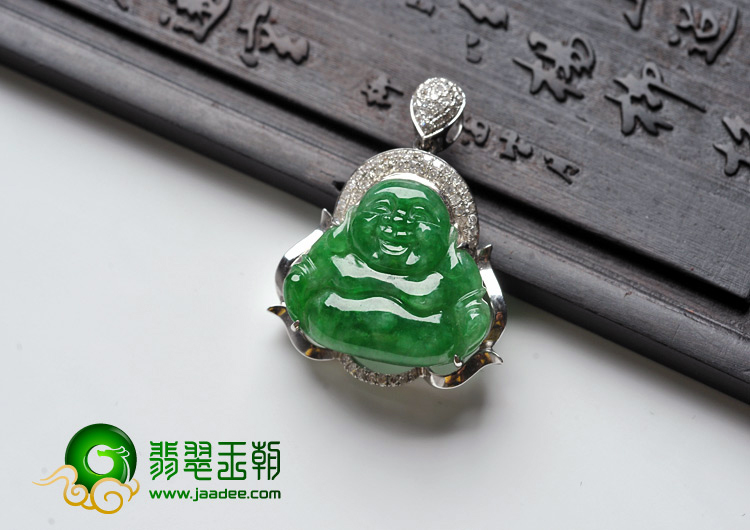 糯冰种阳绿缅甸翡翠A货镶白金玉佛胸坠