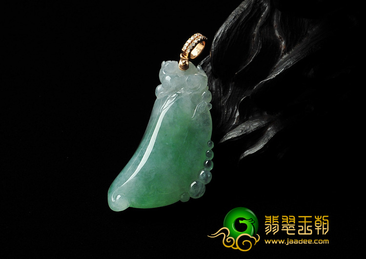 (超值推荐)冰种淡绿缅甸翡翠A货镶玫瑰金扣福瓜挂件（真钻）