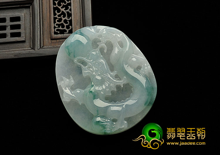 糯冰种飘花缅甸翡翠A货龙牌挂件