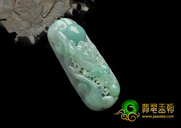 糯冰种豆绿缅甸翡翠A货螭龙柱挂件