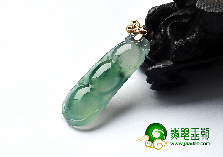 冰种飘花缅甸翡翠A货镶金扣四季豆挂件