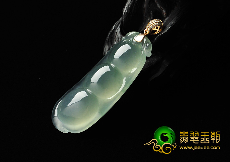 冰种晴水缅甸翡翠A货镶金扣四季豆挂件