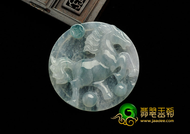 冰种飘花缅甸翡翠A货马牌挂件