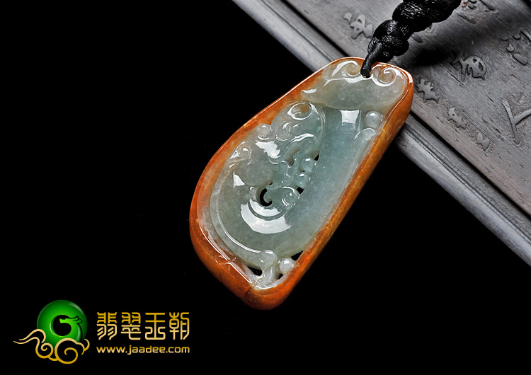 糯冰种红翡晴水缅甸翡翠A货仿古龙挂件