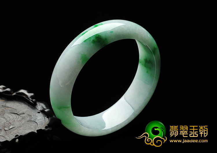 糯冰种翠色缅甸翡翠A货手镯（57.2）
