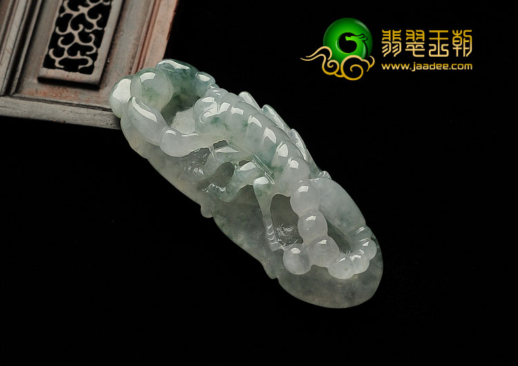 冰种飘花缅甸翡翠A货蝎子挂件