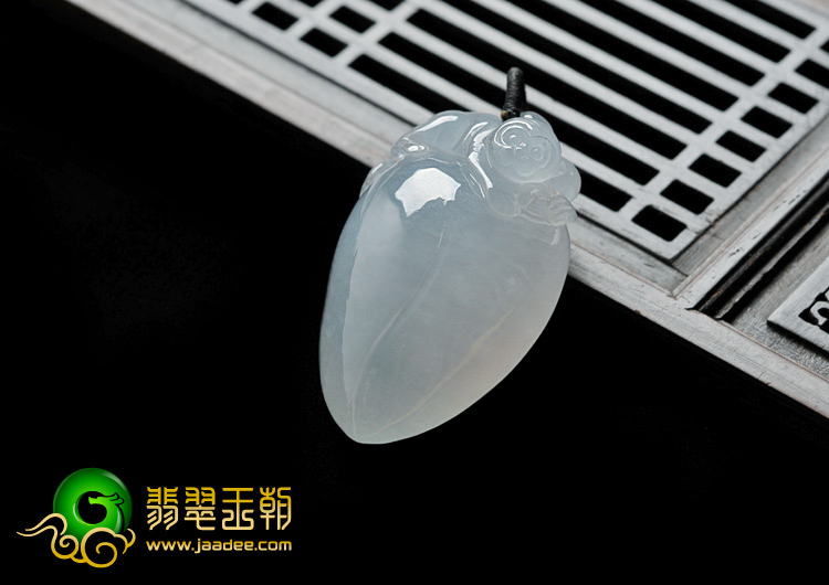 冰种淡晴水缅甸翡翠A货灵猴献寿挂件