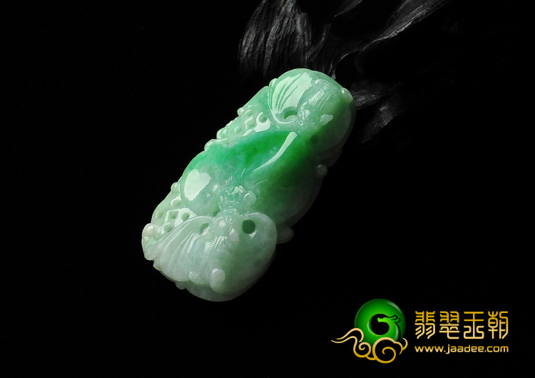 细糯种翠色缅甸翡翠A货福如意挂件