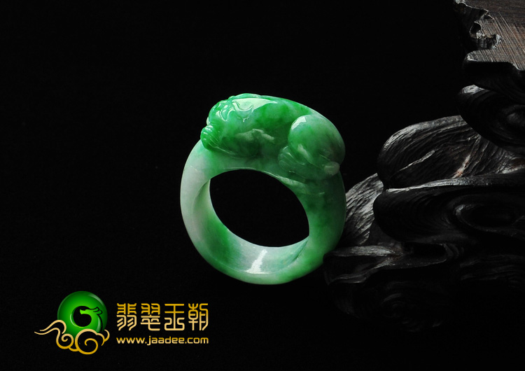 糯冰种翠色缅甸翡翠A货貔貅指环