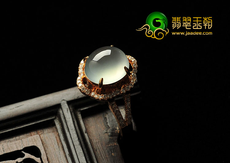 冰玻种淡晴水缅甸翡翠A货镶玫瑰金花形戒指（真钻）