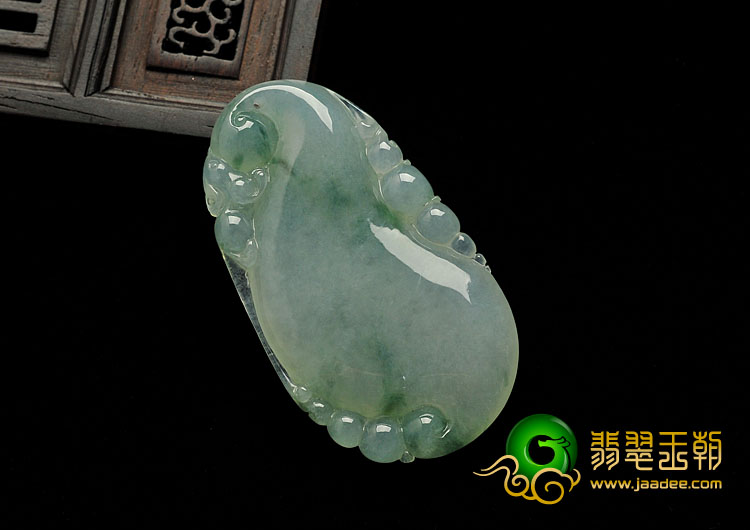 冰种飘花缅甸翡翠A货福瓜挂件