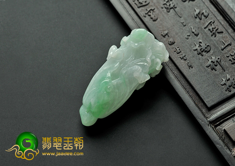 糯冰种晴水飘翠缅甸翡翠A货白菜挂件