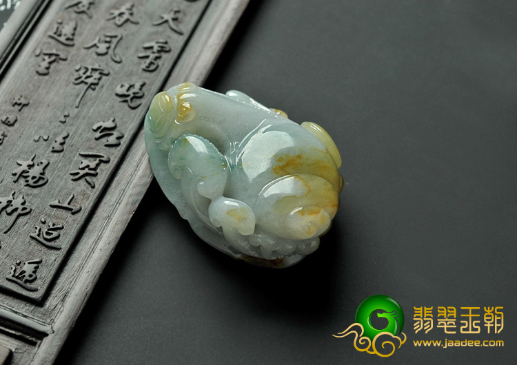糯冰种晴水飘花缅甸翡翠A货蜗牛挂件