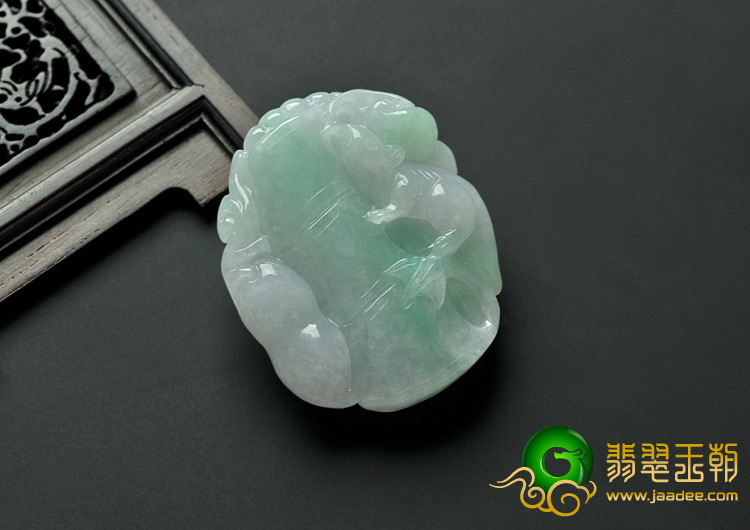 糯冰种晴水飘花缅甸翡翠A货节节高挂件