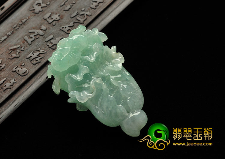 糯冰种晴水缅甸翡翠A货白菜挂件