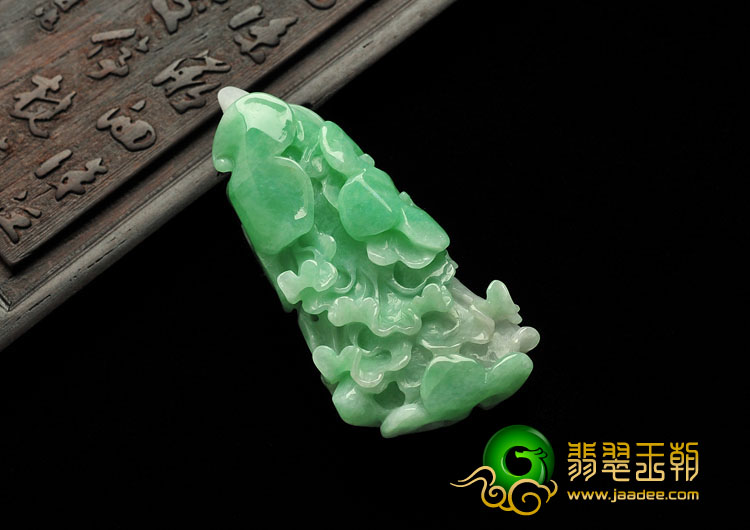 糯冰种豆色缅甸翡翠A货白菜挂件