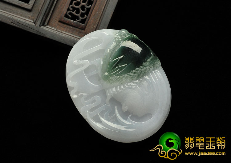 糯冰种白底带晴水缅甸翡翠A货美人头挂件