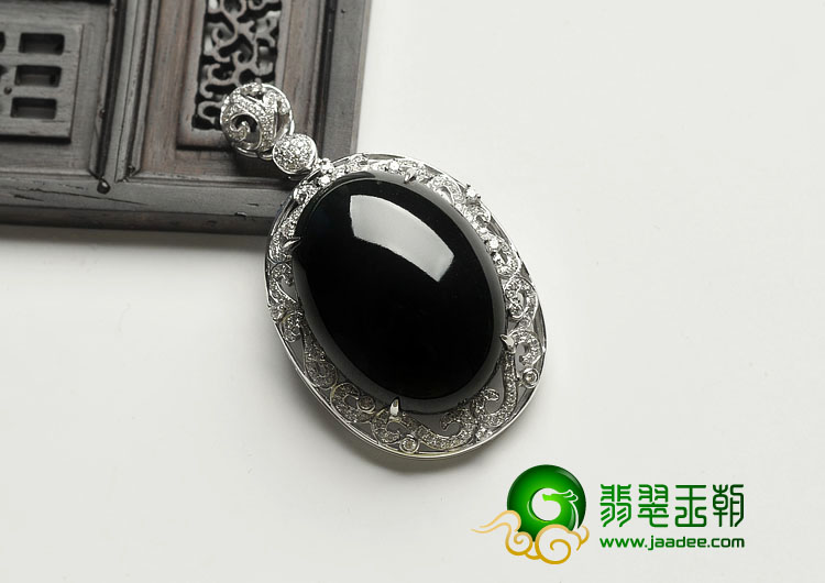 冰种墨翠缅甸翡翠A货镶白金胸坠（真钻）