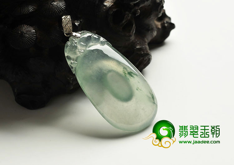 冰种飘花缅甸翡翠A货镶白金扣福在眼前挂件