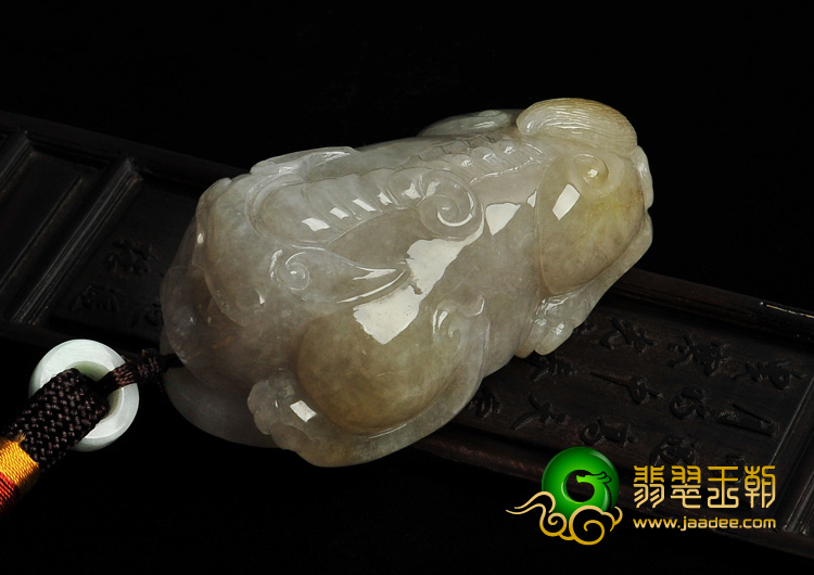 糯冰种淡黄翡缅甸翡翠A货招财进宝手玩件