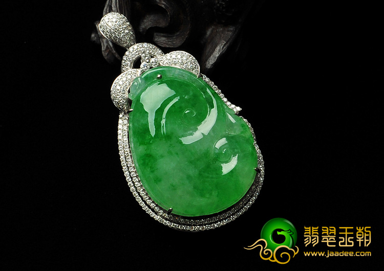 冰种阳绿缅甸翡翠A货镶白金如意胸坠（真钻）