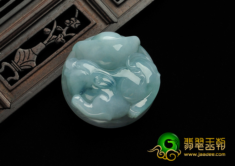 糯冰种飘花缅甸翡翠A货猪元宝挂件