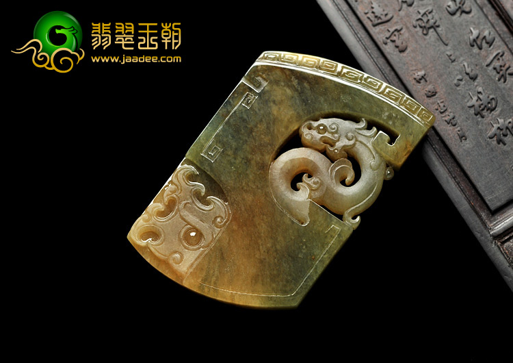 糯冰种青褐色缅甸翡翠A货仿古龙牌挂件