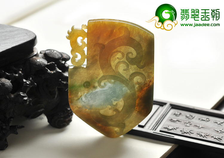 糯冰种青褐色缅甸翡翠A货仿古龙牌挂件