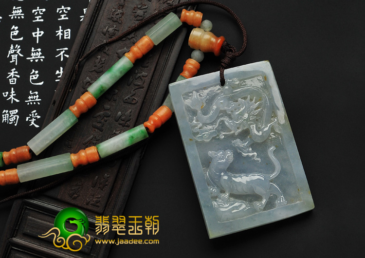 糯冰种晴水略带黄翡缅甸翡翠A货龙腾虎跃挂件