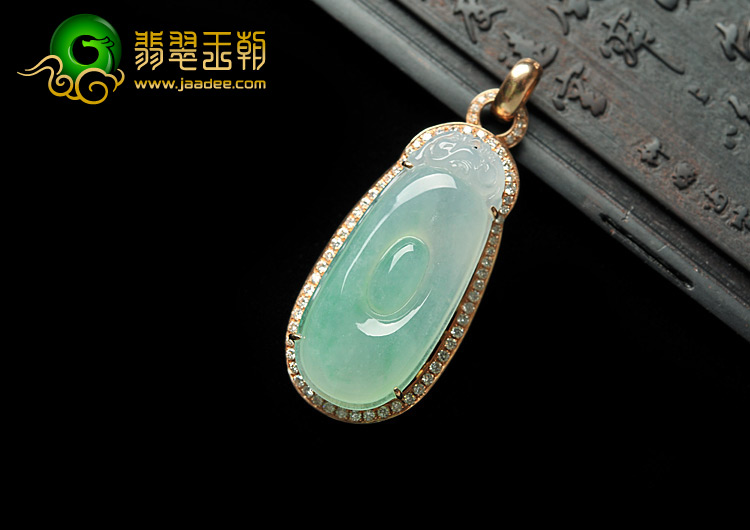 冰种淡绿缅甸翡翠A货镶玫瑰金福在眼前胸坠（真钻）
