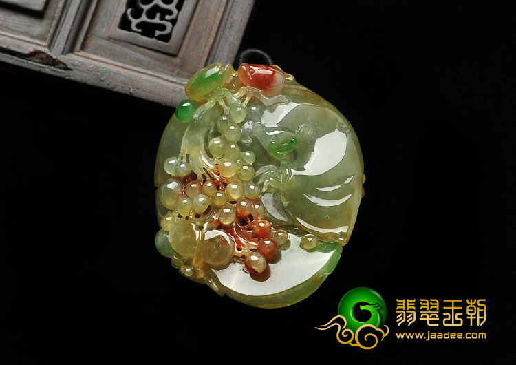冰种三彩缅甸翡翠A货富甲天下挂件