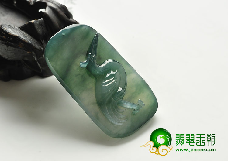 冰种飘花缅甸翡翠A货仙鹤挂件