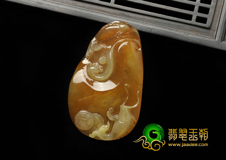 糯冰种褐黄翡缅甸翡翠A货年年有余挂件