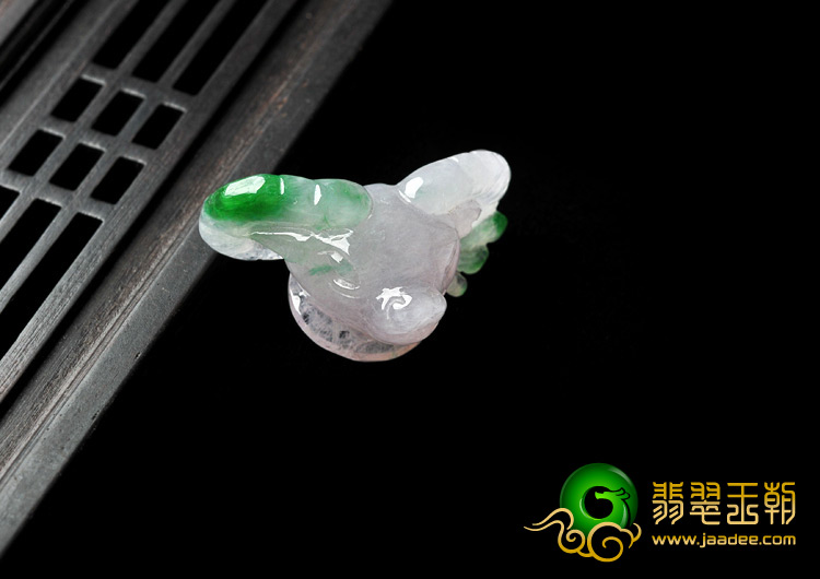 糯冰种飘翠缅甸翡翠A货羊头挂件