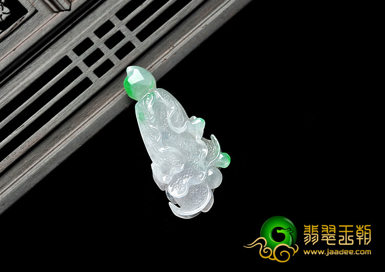 糯冰种飘翠缅甸翡翠A货白菜挂件