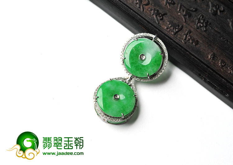 （超值推荐）糯冰种翠色缅甸翡翠A货镶白金平安扣胸坠（真钻）