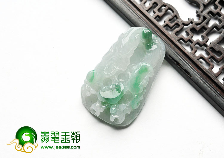 feicui糯冰种飘翠缅甸翡翠A货年年有余挂件