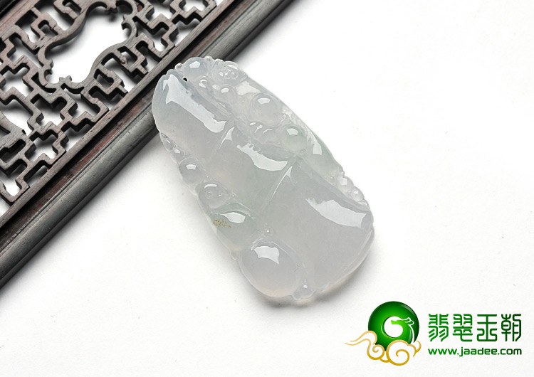 冰种晴水缅甸翡翠A货节节高挂件