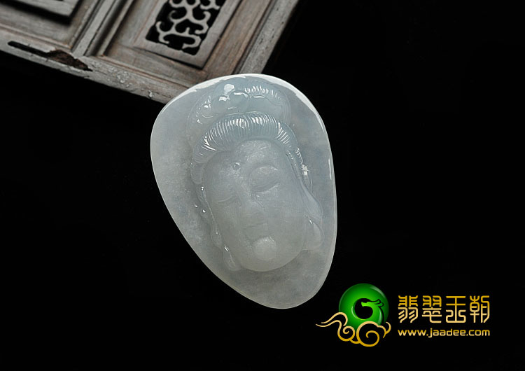 糯冰种淡晴水缅甸翡翠A货观音头挂件
