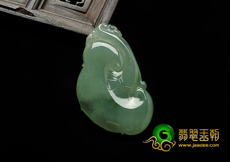 feicui冰种飘花缅甸翡翠A货如意挂件