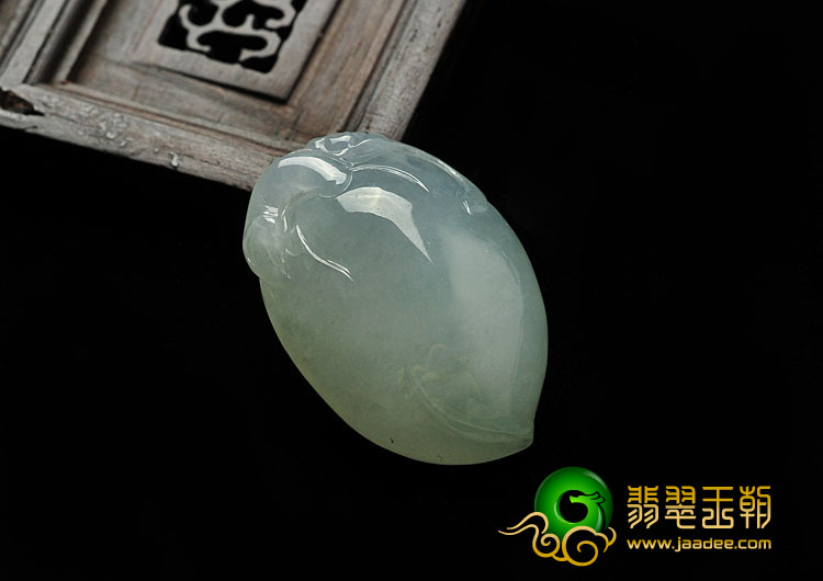 冰种晴水缅甸翡翠A货寿桃挂件