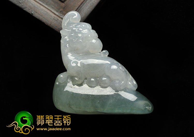 糯冰种晴水缅甸翡翠A货貔貅挂件