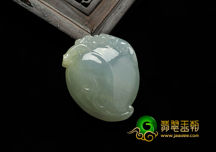 糯冰种晴水缅甸翡翠A货寿桃挂件